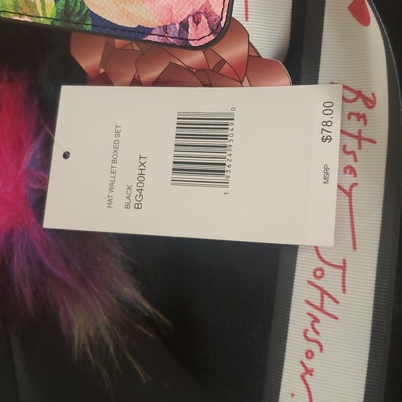 Betsey Johnson Gift Set Hat and Card Case Floral - Picture 3 of 11